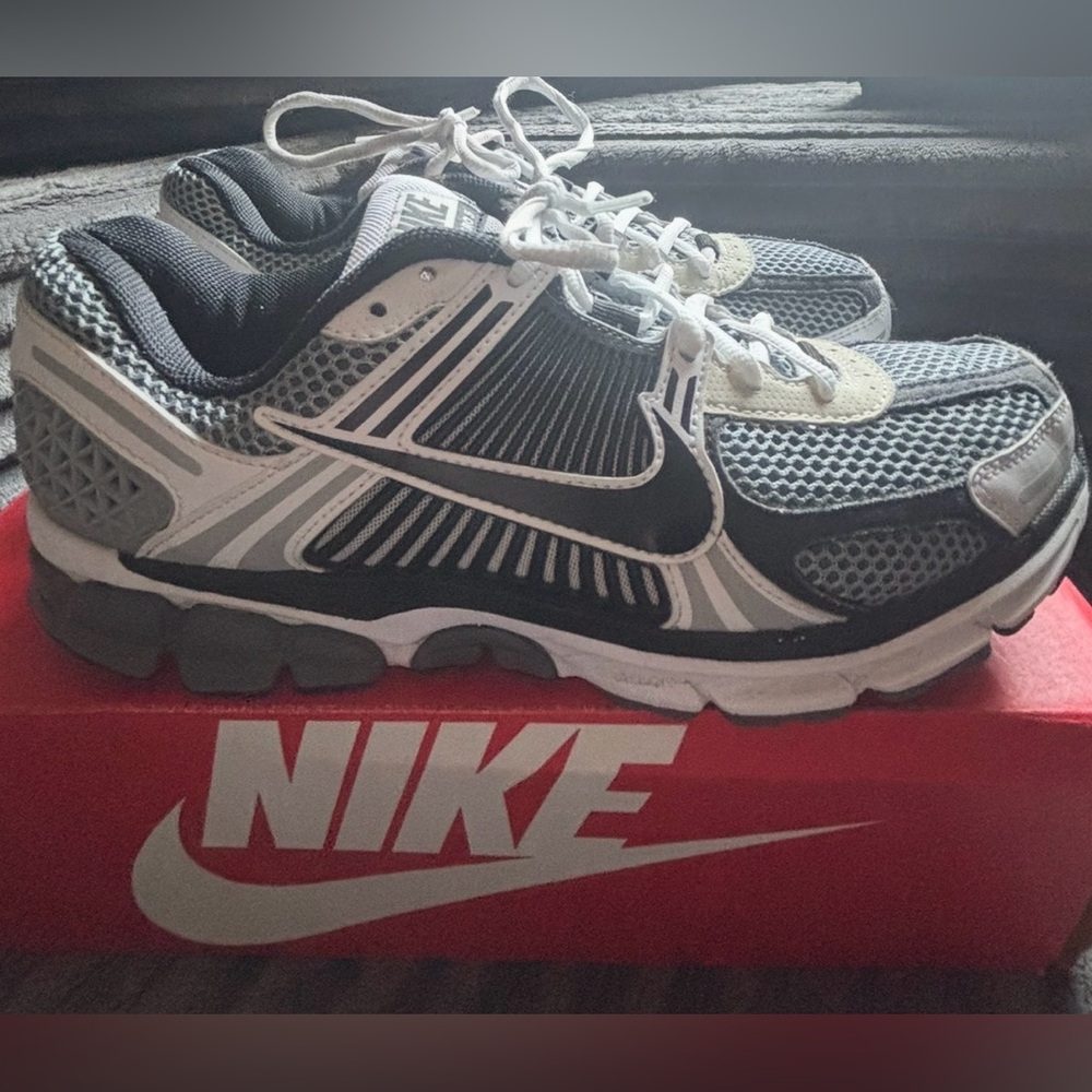 Nike Black, Gray & White Men's Athletic Sneakers